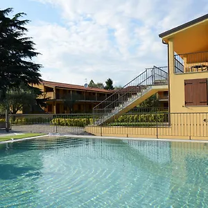 La Perla Aparthotel Monte Isola